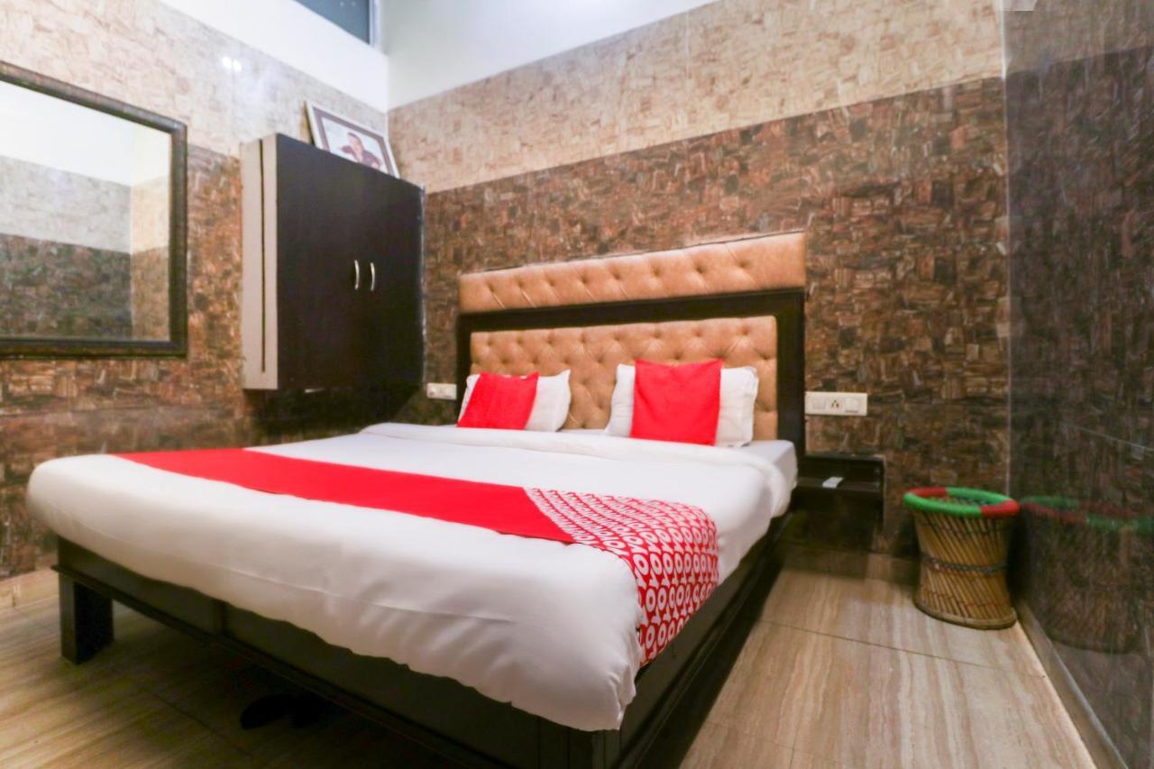 Hotel Oyo 67632 Pearl 3*