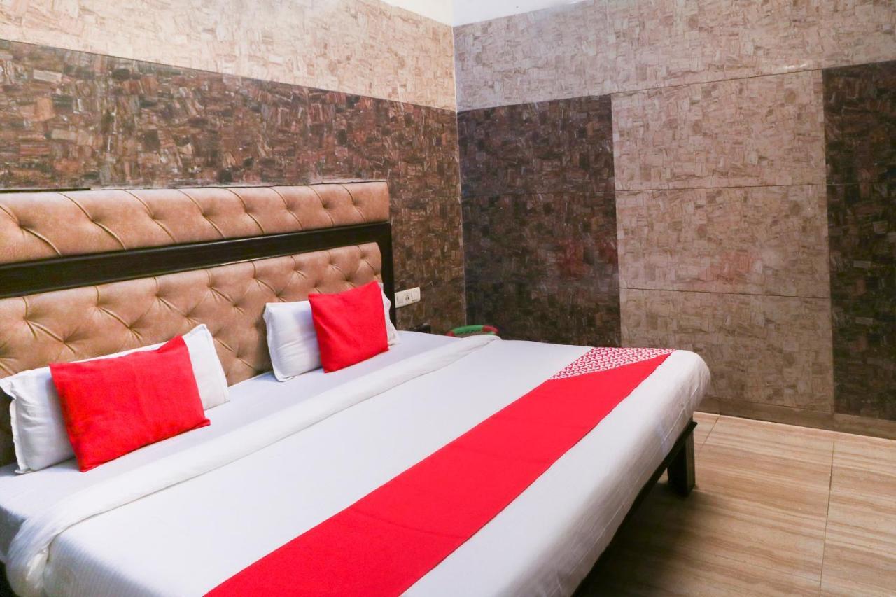 Oyo 67632 Pearl Chandigarh