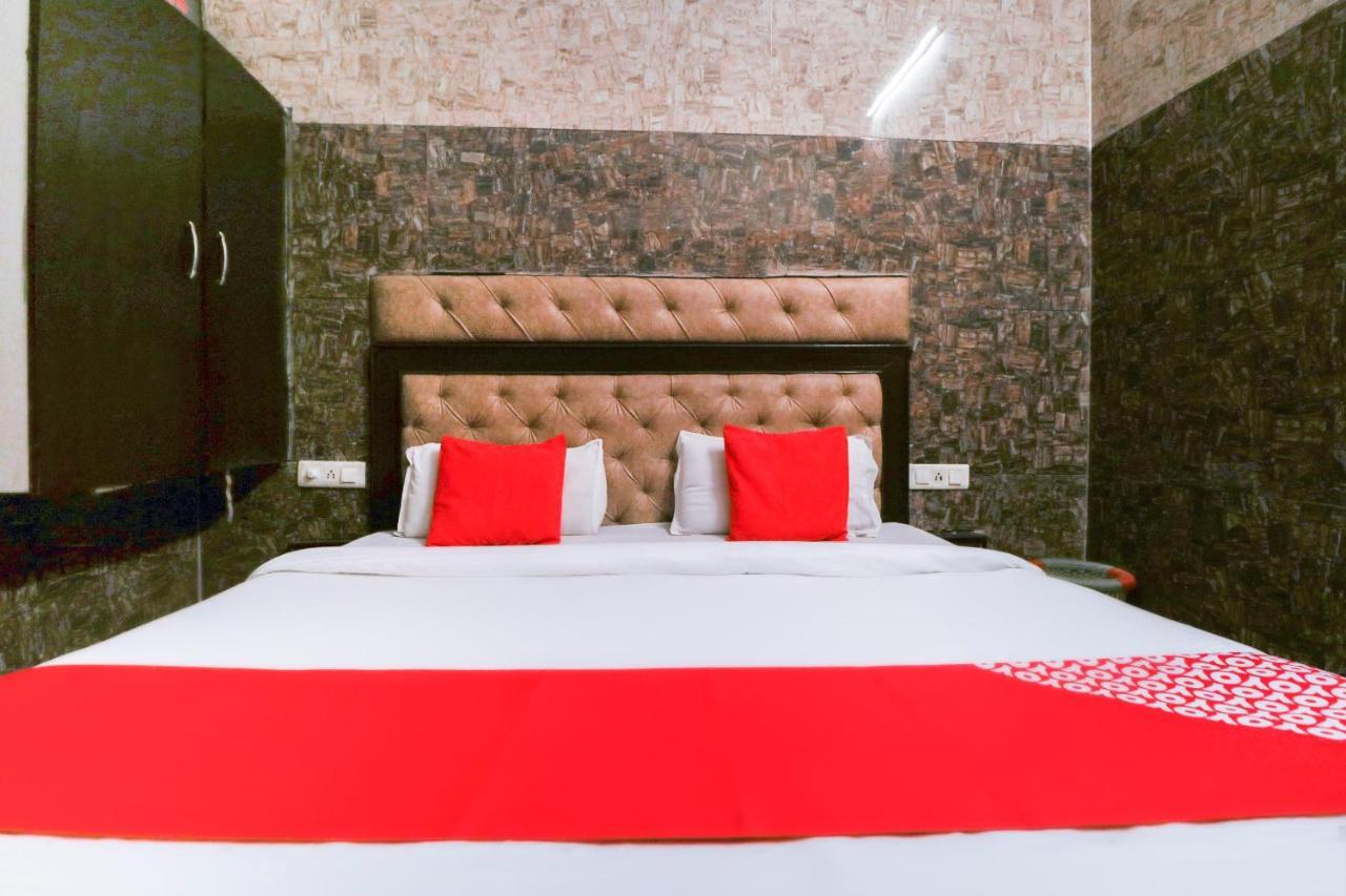 Oyo 67632 Pearl Hotel