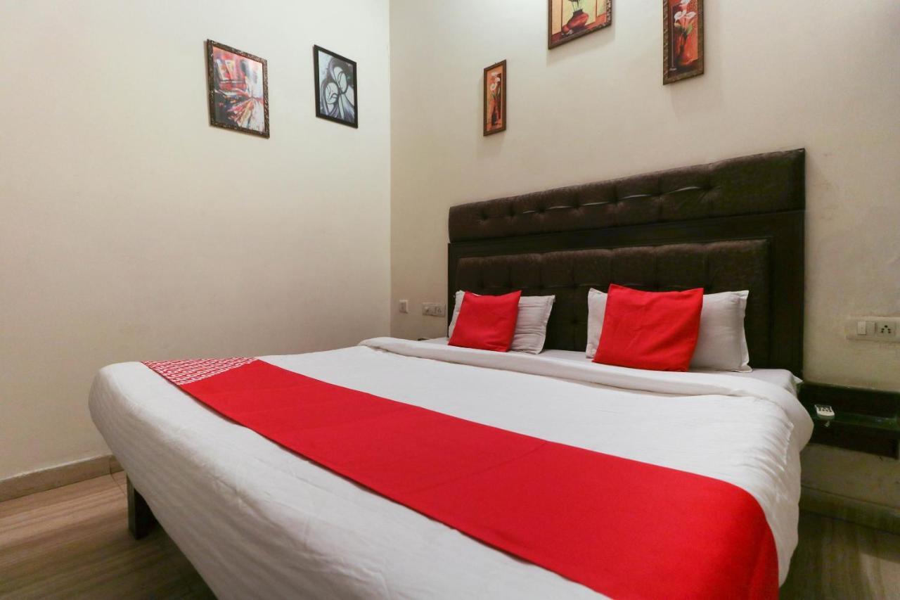 Oyo 67632 Pearl Chandigarh